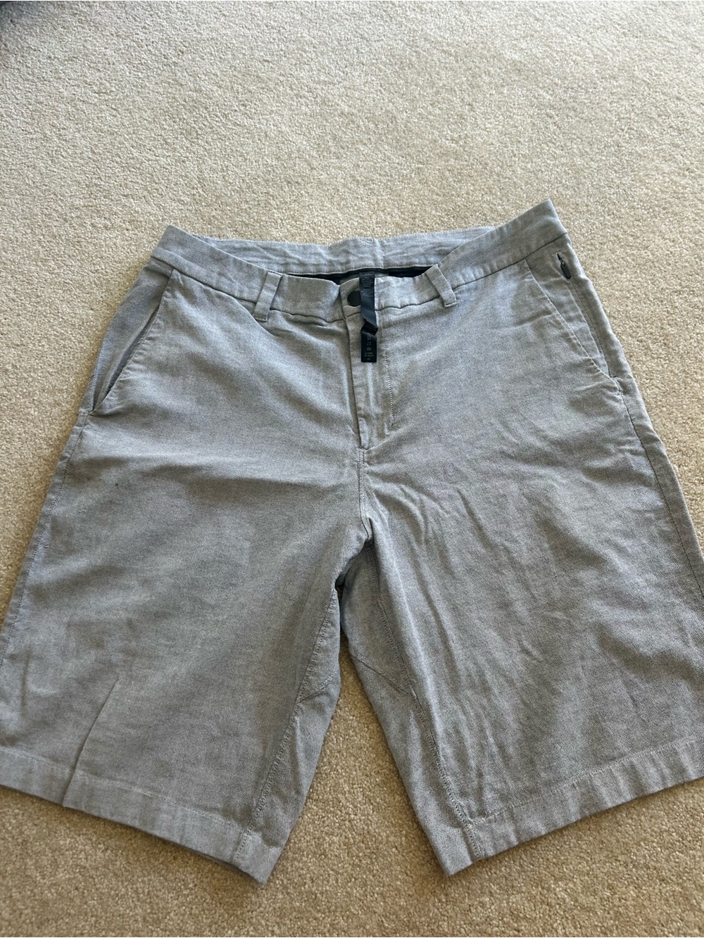 lululemon athletica Men's Light Gray Flat-Front Shorts